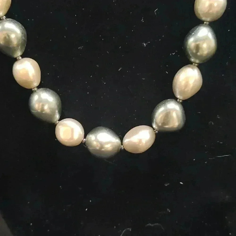 Trifari 20-in silver and blue gray imitation pearls - Picture 2 of 3
